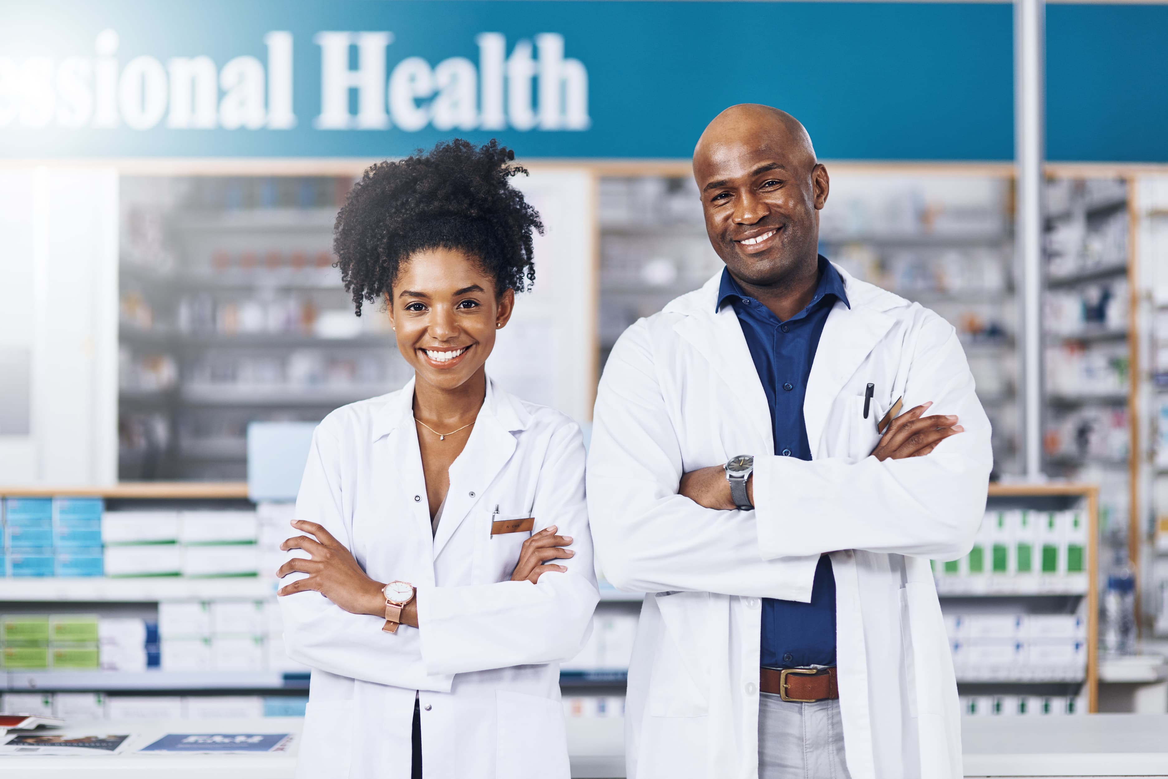 Pharmacist using PharmaNett platform